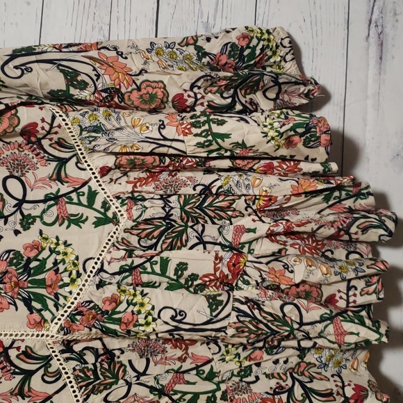 Entro peplum blouse - Picture 2 of 7